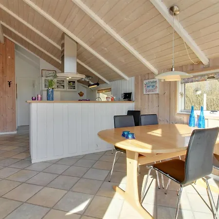 度假居 Uma - 400m From The Sea By Interhome