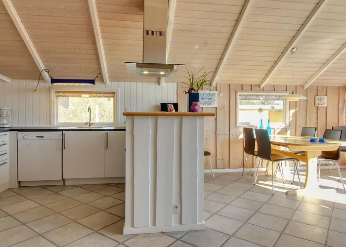 Uma - 400m From The Sea By Interhome *