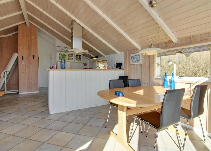 Holiday home Uma - 400m From The Sea By Interhome